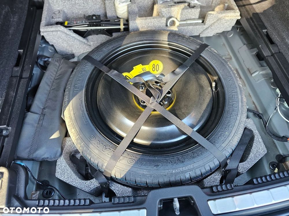 Volvo XC 60 T5 GPF AWD R-Design - 26