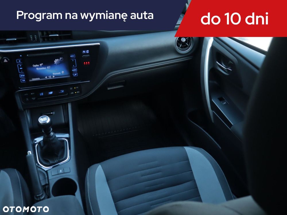 Toyota Auris - 10