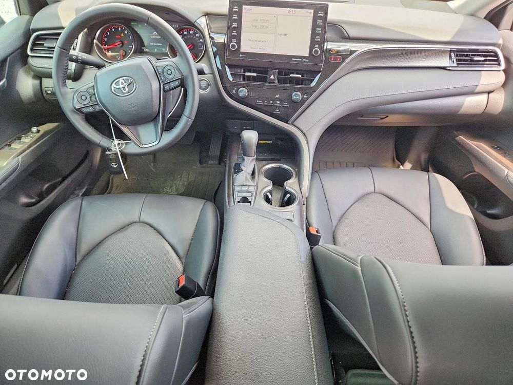 Toyota Camry - 9