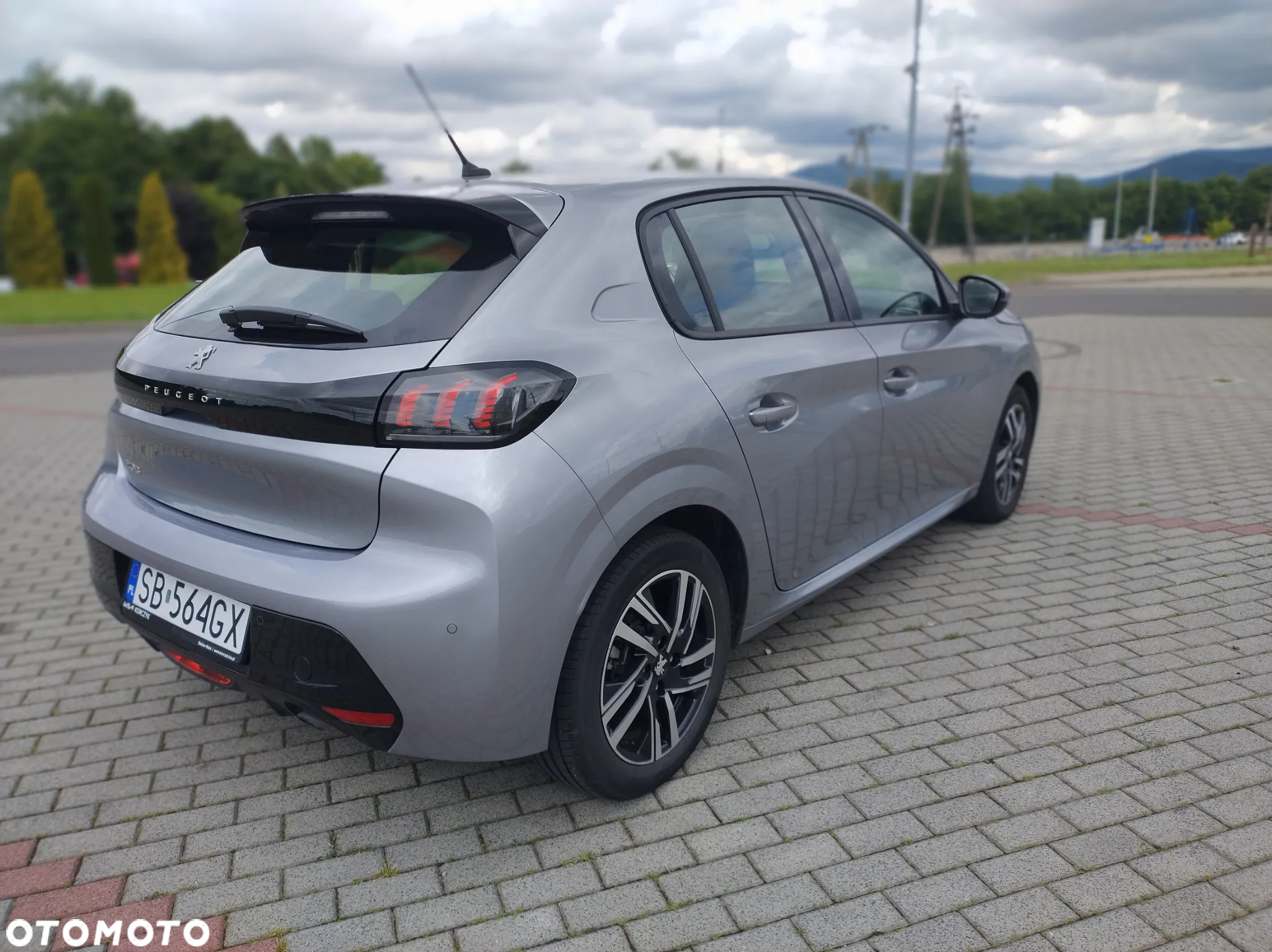 Peugeot 208 PureTech 100 Allure - 5