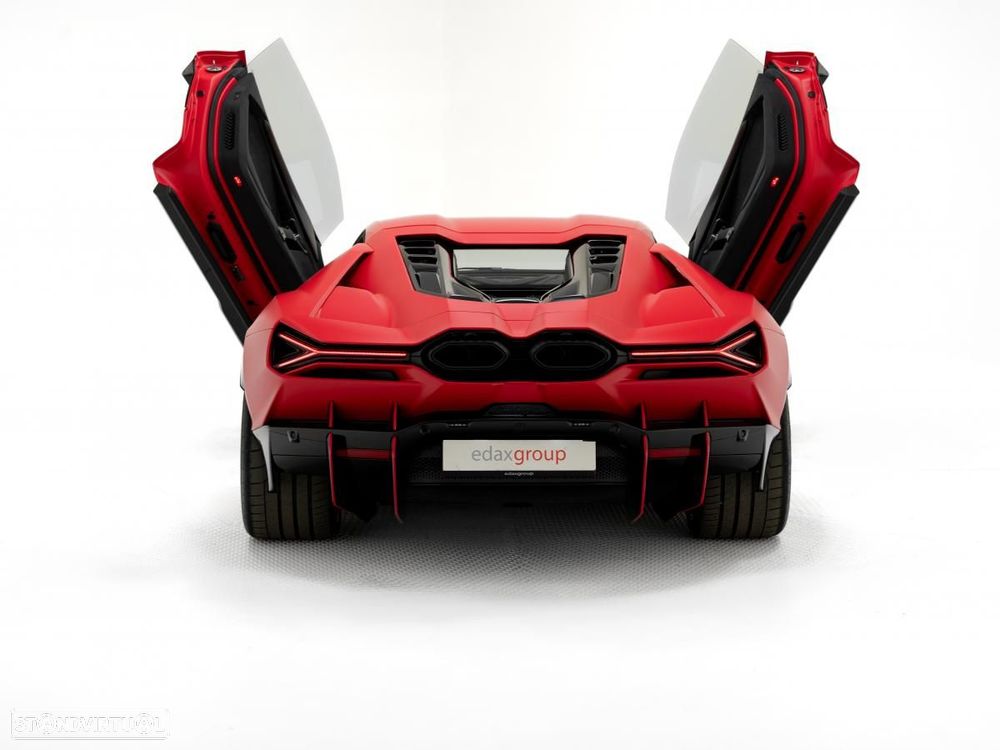 Lamborghini Revuelto - 9