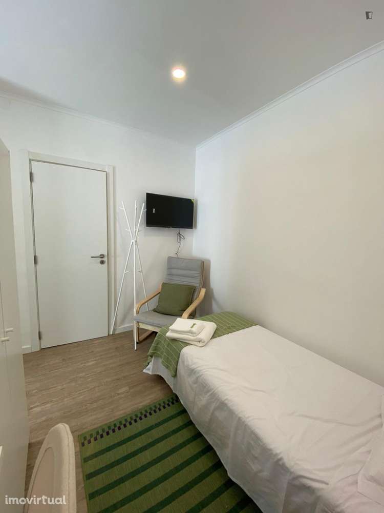 Quarto - localizado em Almada Lisbon - Grande imagem: 2/9