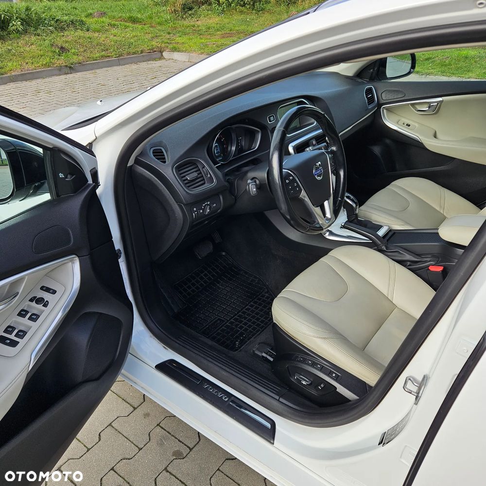 Volvo V40 T5 Drive-E Summum - 9