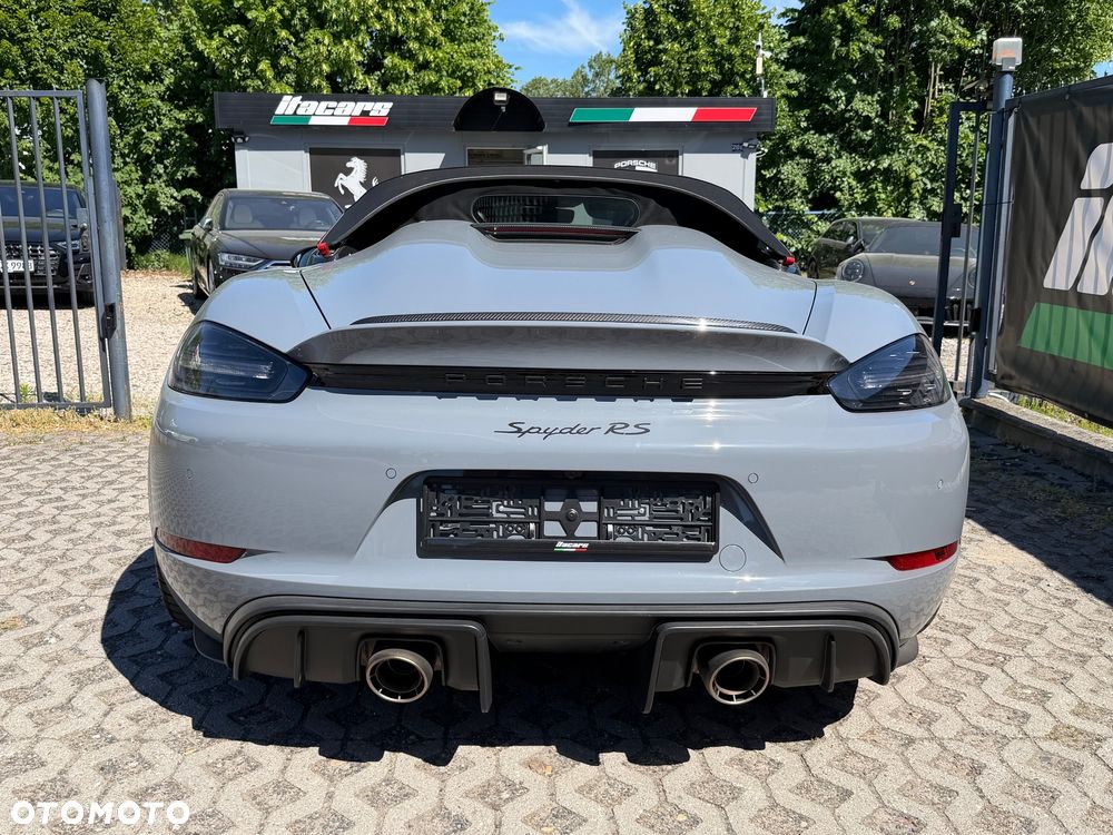 Porsche 718 Boxster Spyder RS - 10