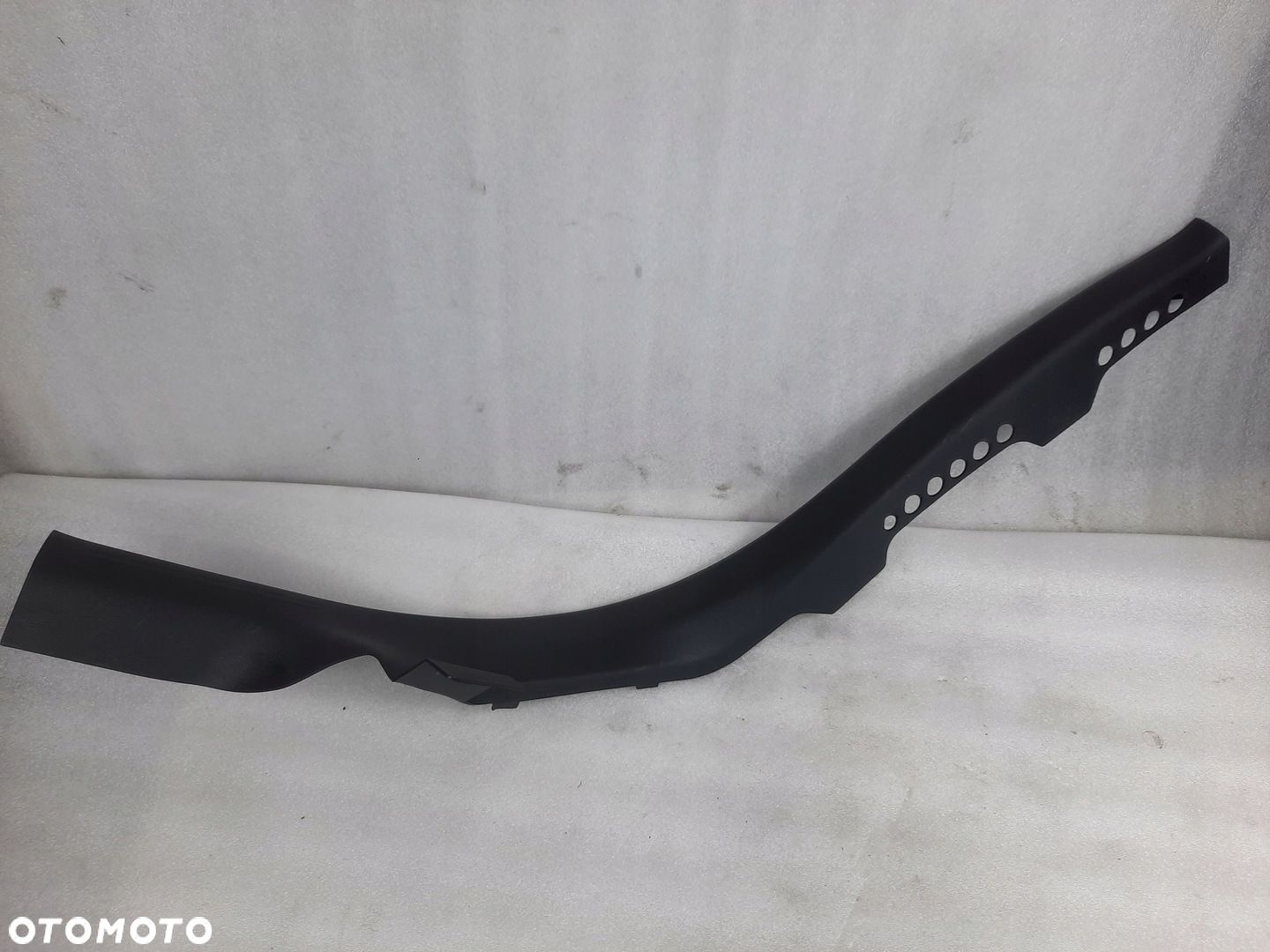 LISTWA PROGOWA PRAWA AUDI A4 B8 8K0867768A - 1