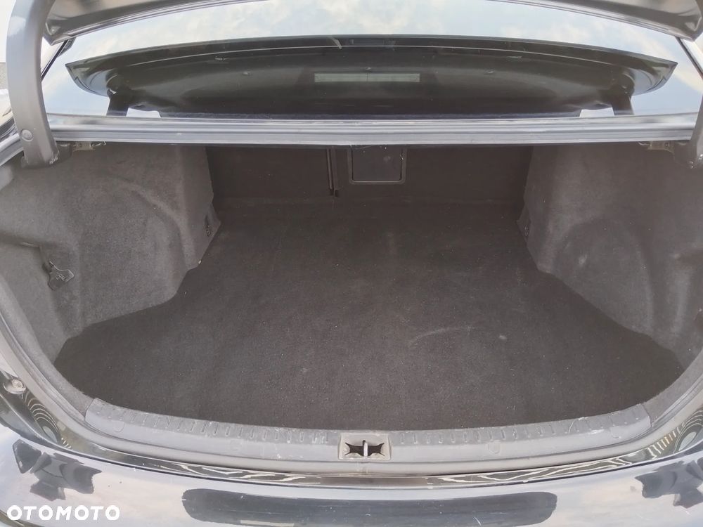 Toyota Avensis 1.8 Premium MS - 14