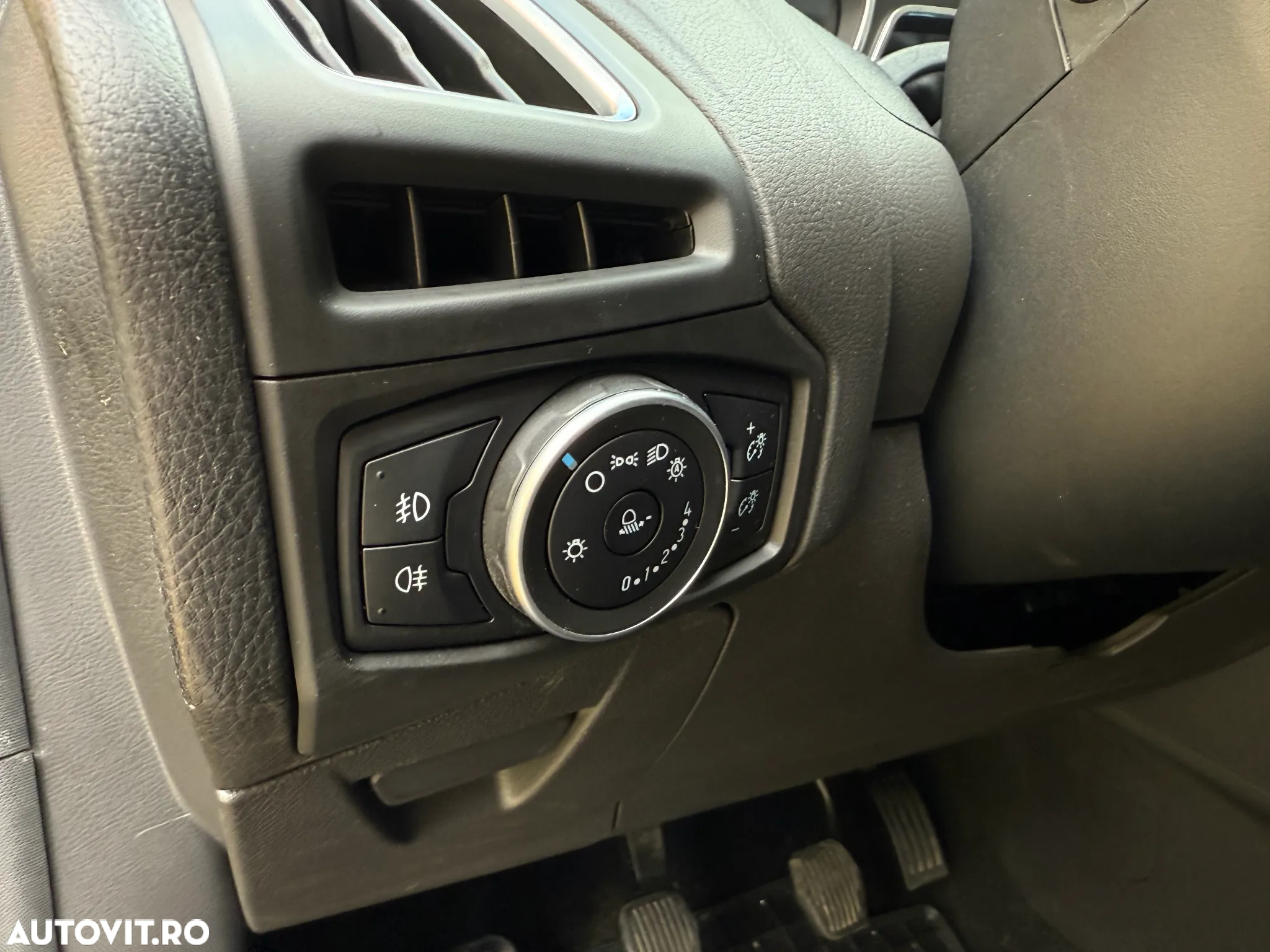Ford Focus 1.0 EcoBoost Trend Edition - 11