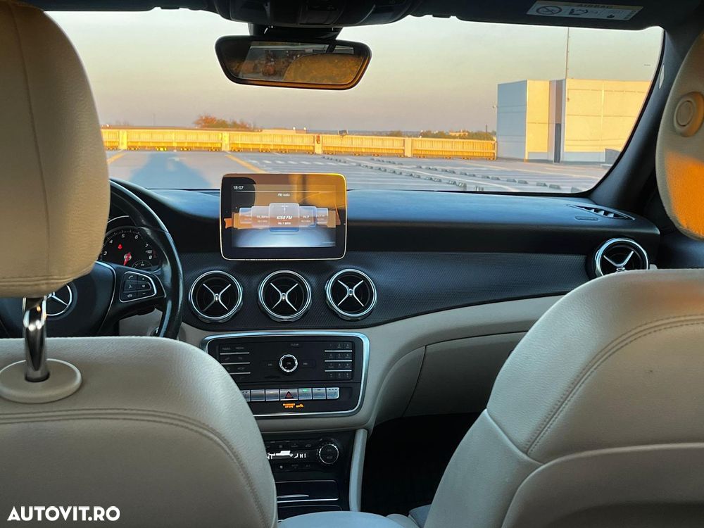 Mercedes-Benz GLA - 8