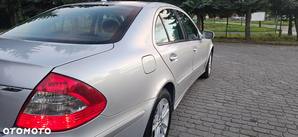 Mercedes-Benz Klasa E 200 Kompressor Classic - 19
