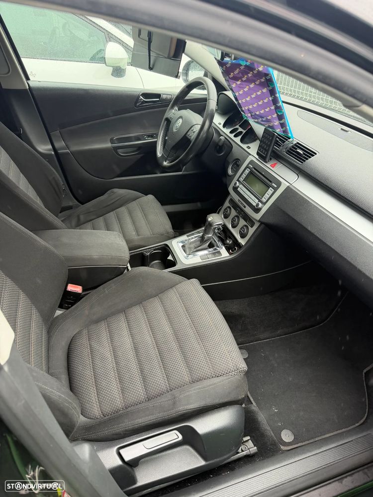 VW Passat Variant 2.0 TDI Sp R-Li DSG - 14