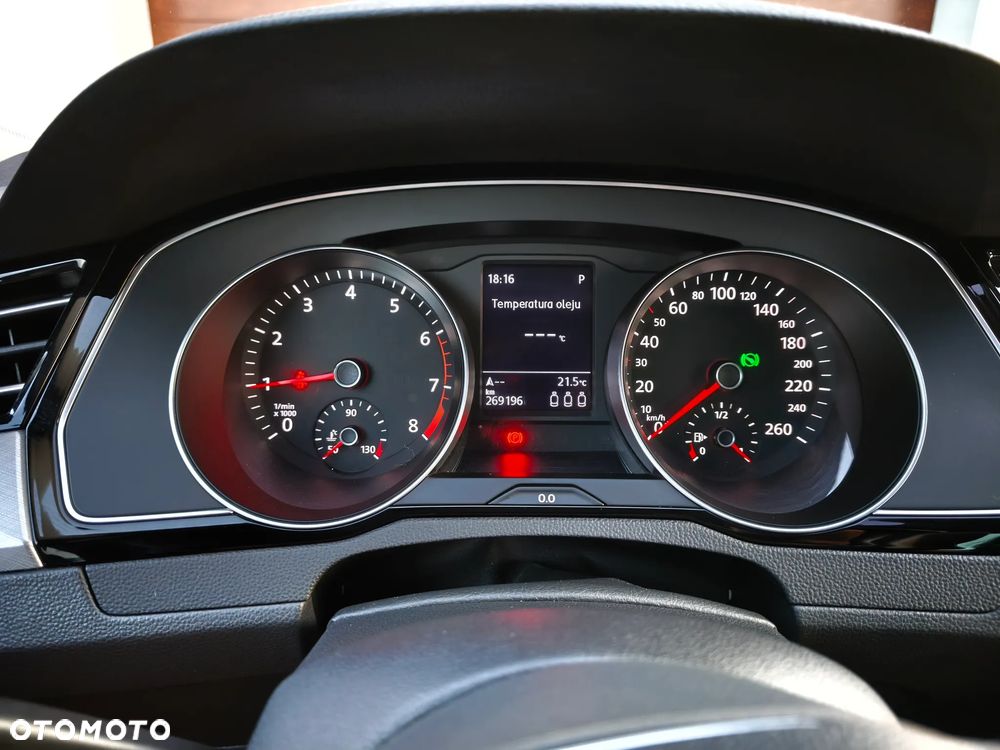 Volkswagen Passat 2.0 TSI Business DSG - 9