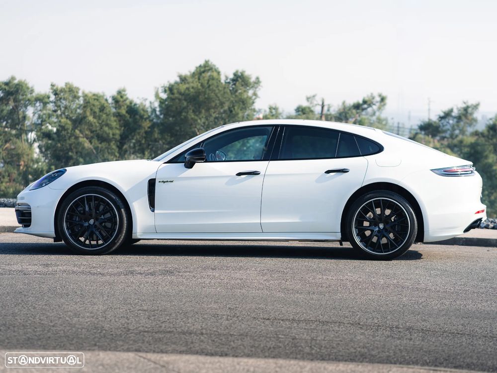 Porsche Panamera 4 E-Hybrid - 4