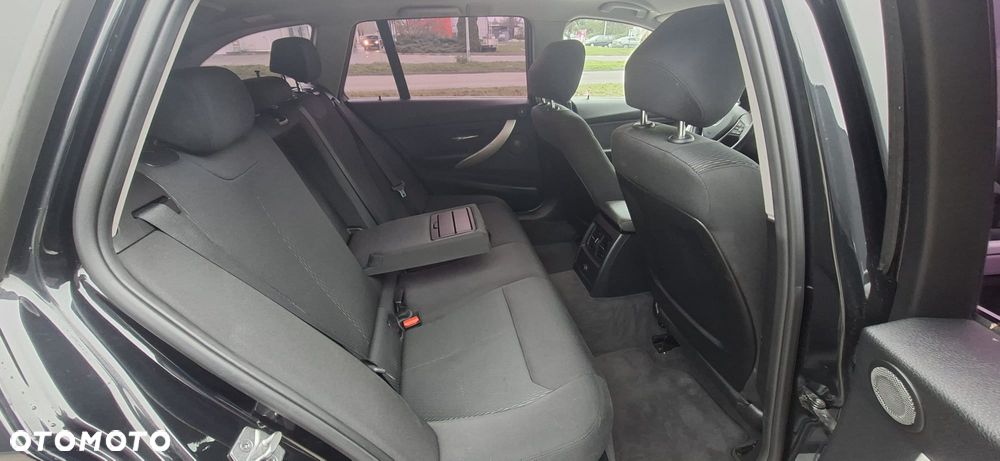 BMW Seria 3 318d - 23