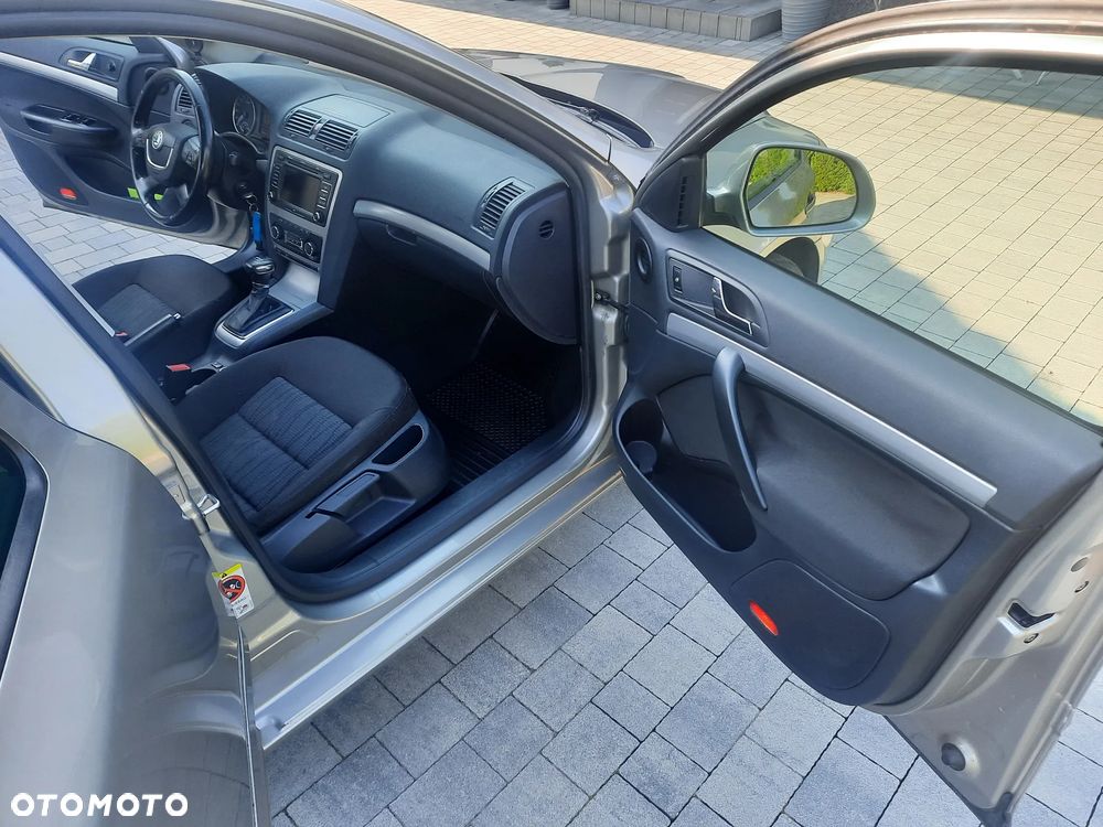 Skoda Octavia 2.0 TDI DPF Elegance DSG - 17