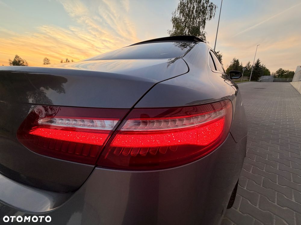 Mercedes-Benz Klasa E 220 d 9G-TRONIC AMG Line - 12