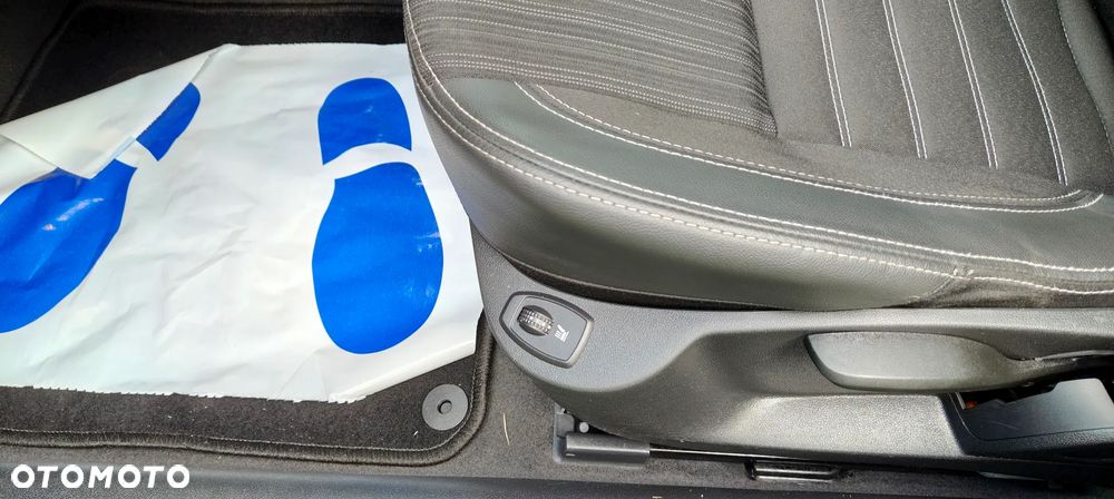 Renault Laguna dCi 150 FAP Start-Stop Bose Edition - 21
