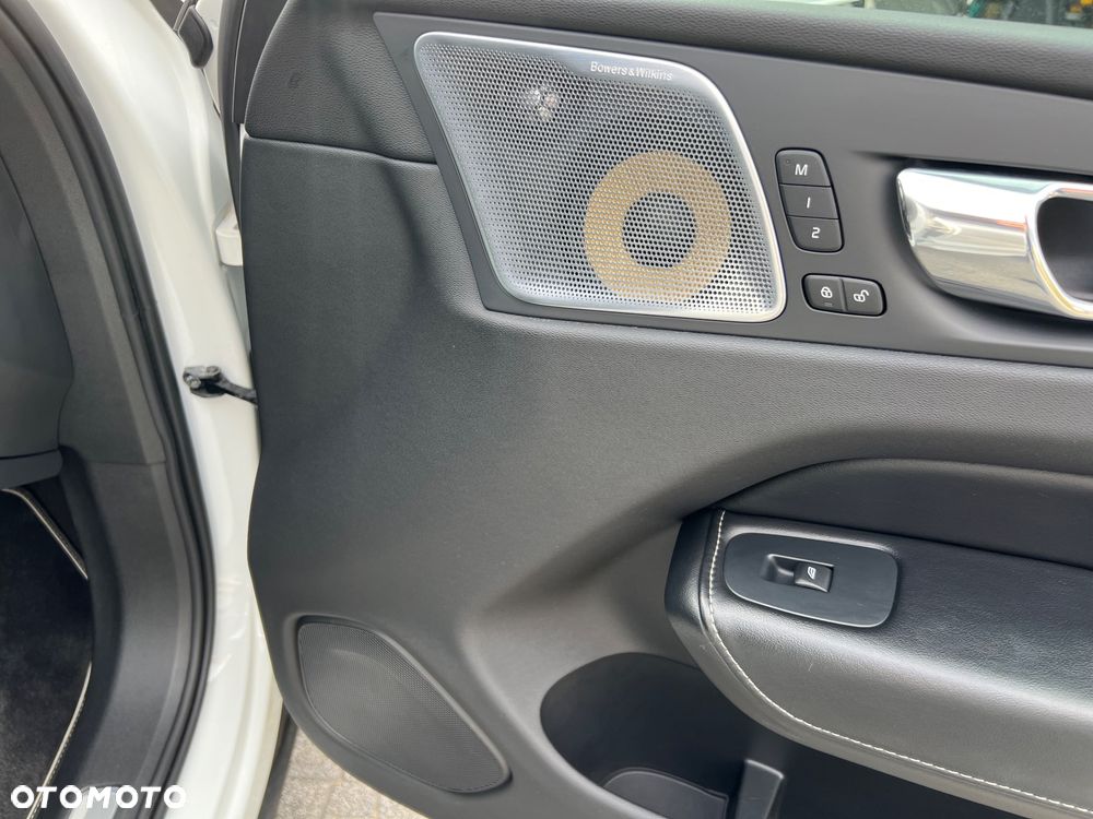 Volvo XC 60 D4 AWD R-Design - 8