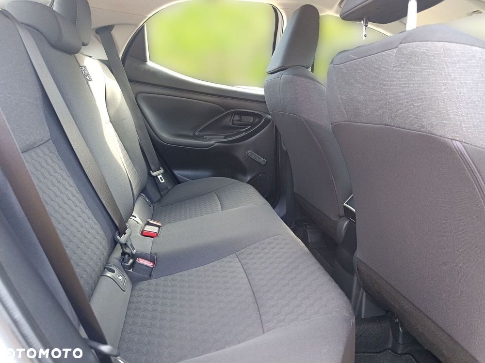 Toyota Yaris - 12