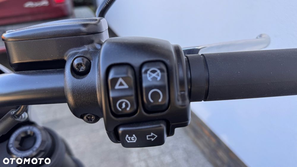 Harley-Davidson Softail Low Rider - 15