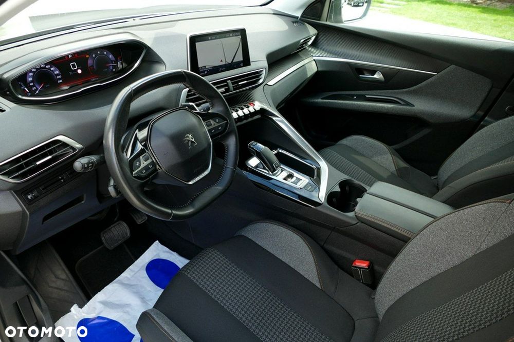 Peugeot 3008 1.2 PureTech Active Pack S&S EAT8 - 19