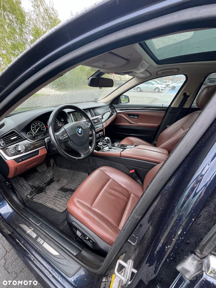 BMW Seria 5 528i xDrive - 12