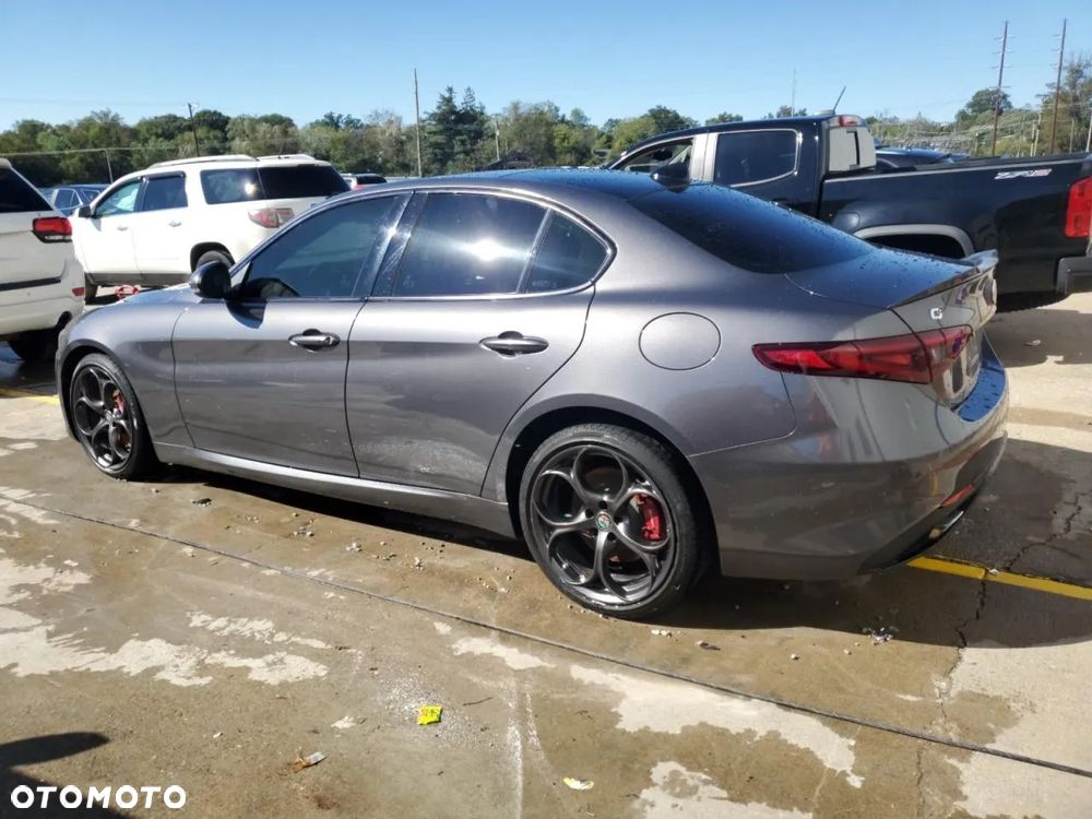 Alfa Romeo Giulia - 2