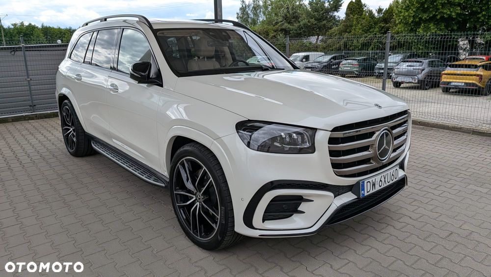 Mercedes-Benz GLS - 1
