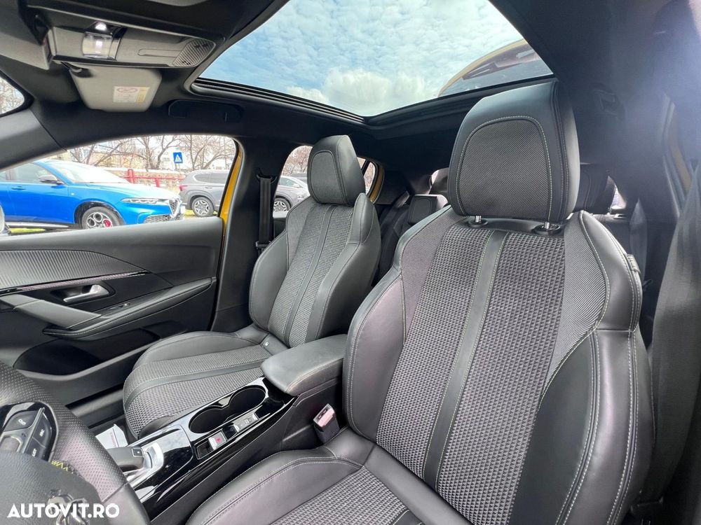 Peugeot 208 1.2 L PureTech STT EAT8 GT Line - 13