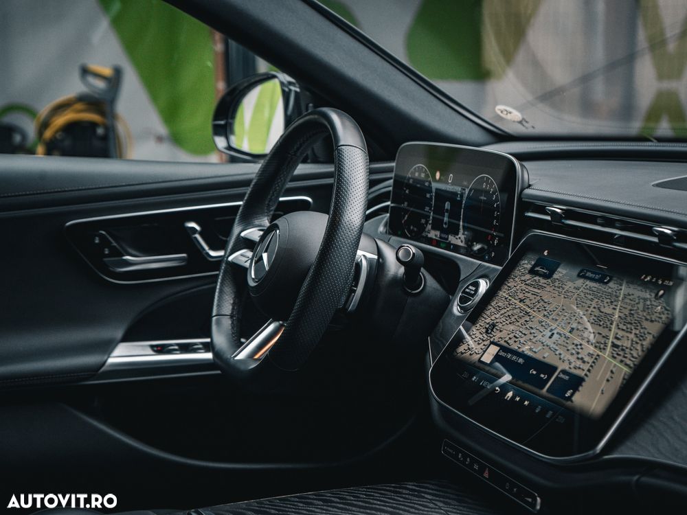 Mercedes-Benz E 300 4MATIC Aut. - 26