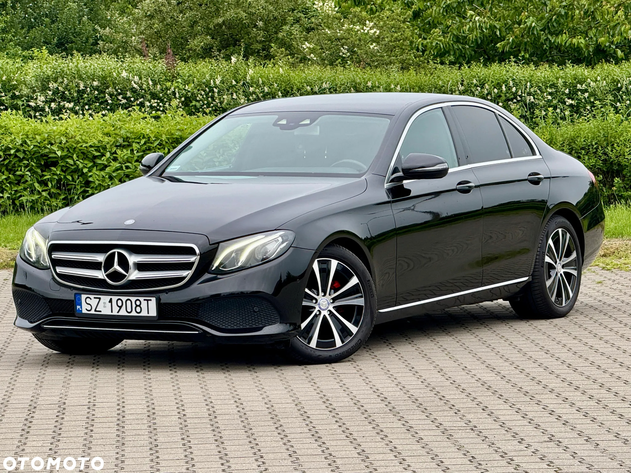 Mercedes-Benz Klasa E 220 d Business Edition 9G-TRONIC - 2