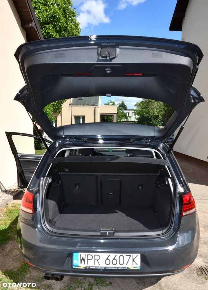 Volkswagen Golf - 24