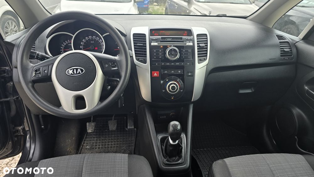 Kia Venga - 17