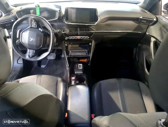 Peugeot 2008 1.2 PureTech Allure EAT8 - 24