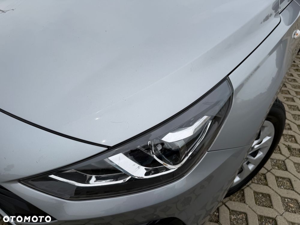 Hyundai i30 1.5 DPI Classic + - 14