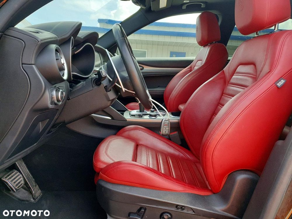 Alfa Romeo Stelvio 2.0 Turbo 16V AT8-Q4 Veloce Ti - 8