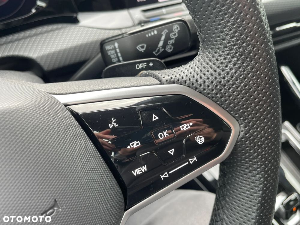 Volkswagen Golf 1.5 eTSI EVO Style DSG - 32