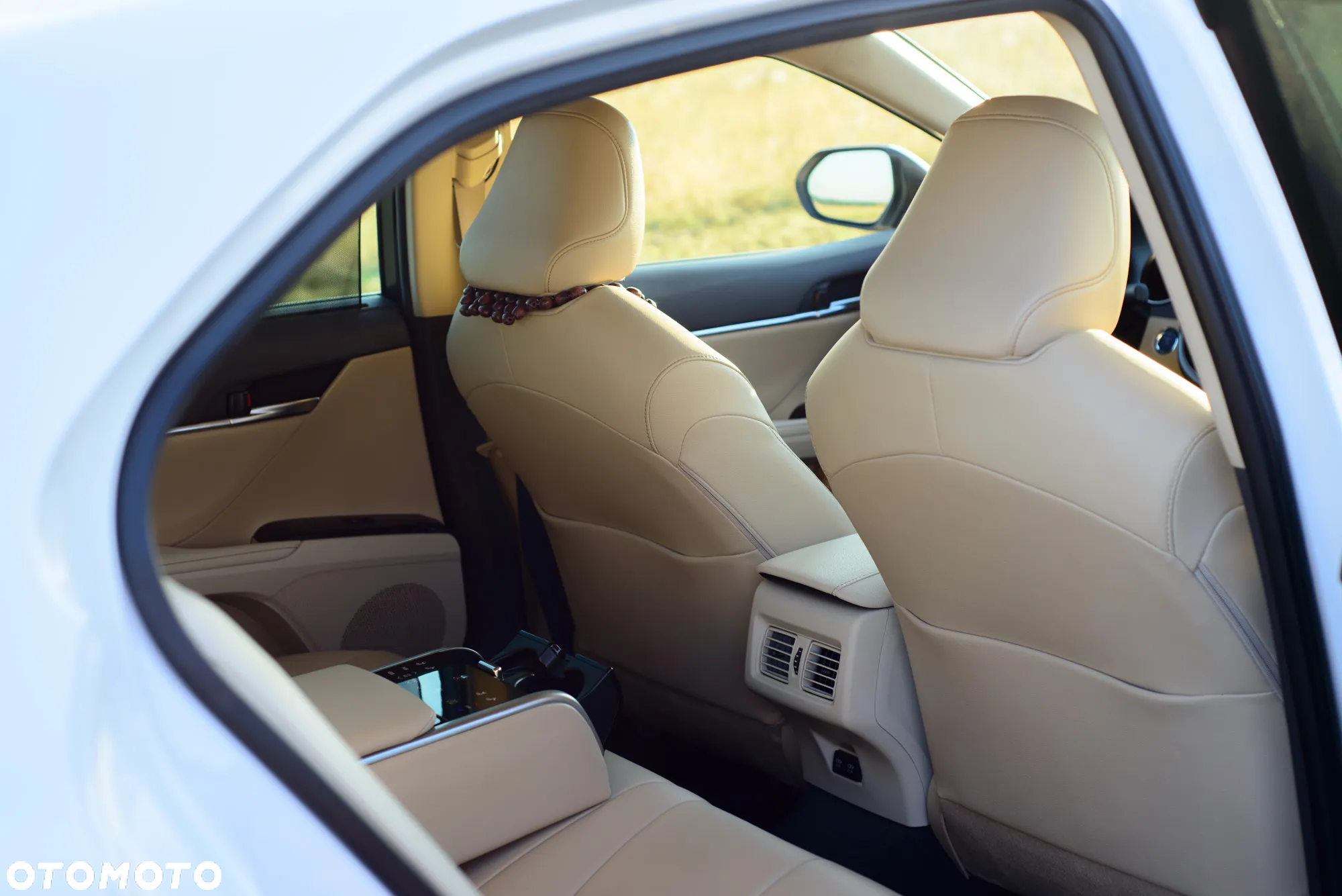 Toyota Camry 2.5 Hybrid Executive CVT - 27