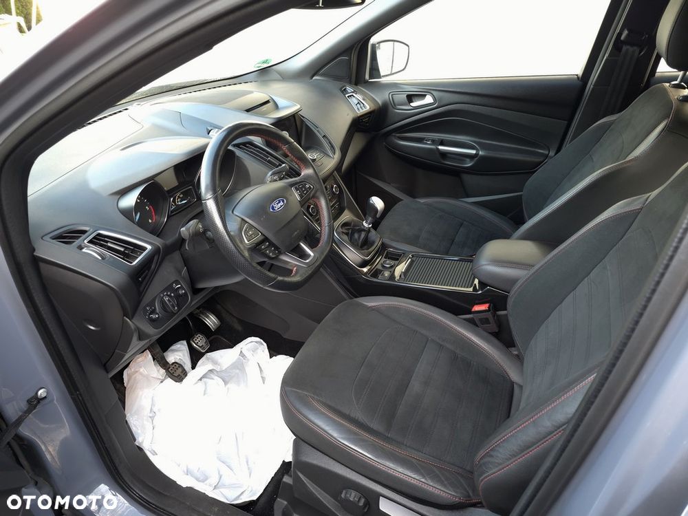 Ford Kuga 2.0 TDCi AWD ST-Line - 11
