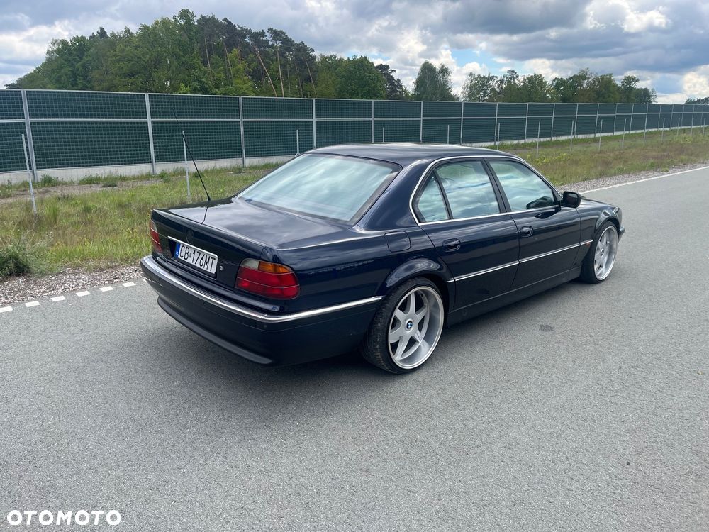 BMW Seria 7 740i V8 - 15