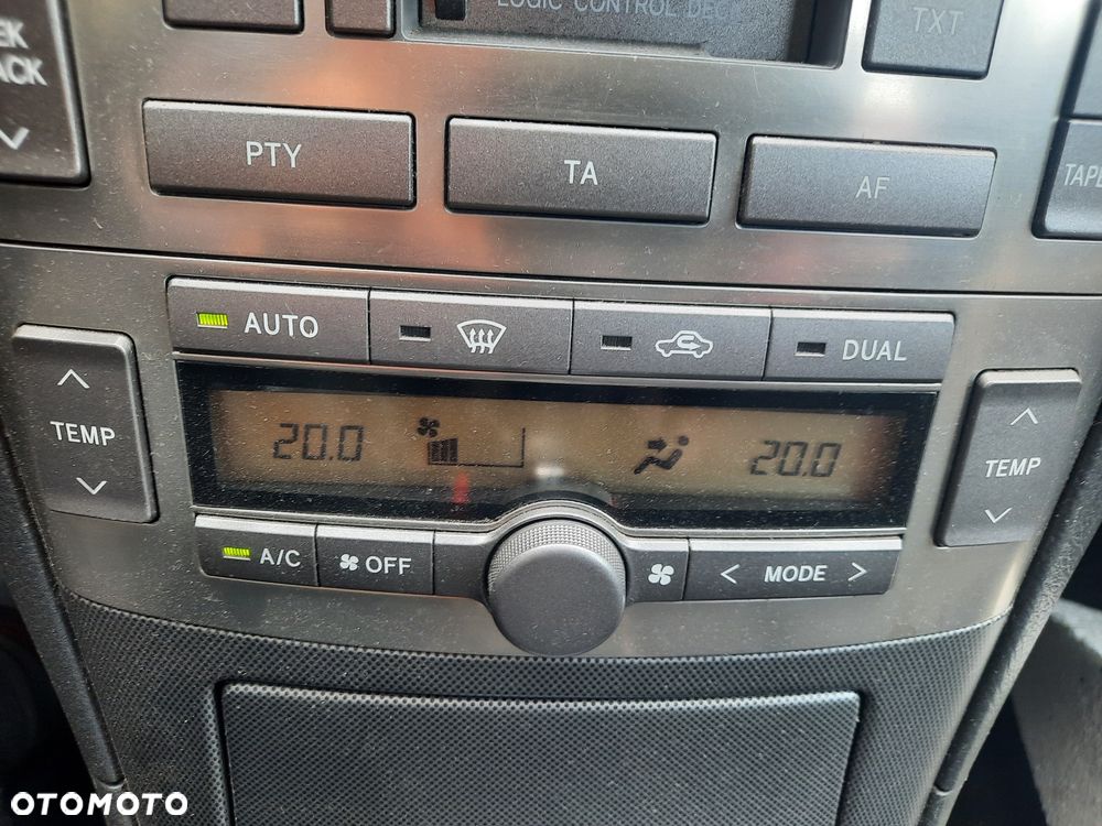 Toyota Avensis 1.8 VVT-i - 13