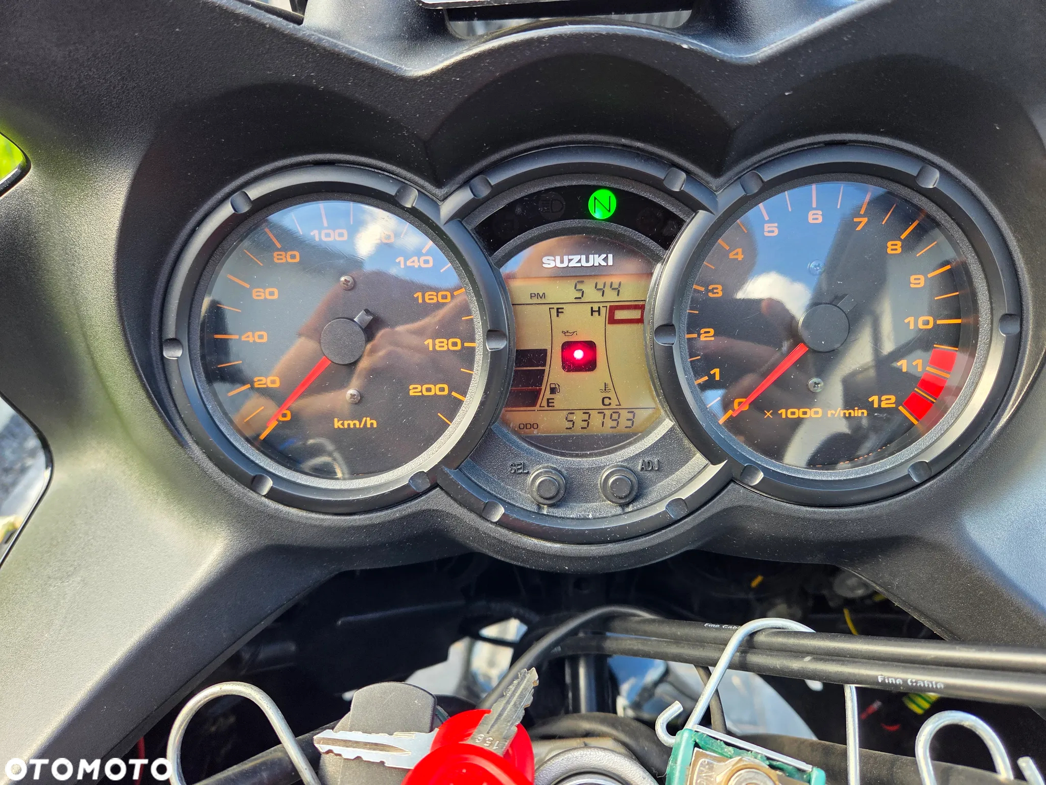Suzuki V-STROM - 10