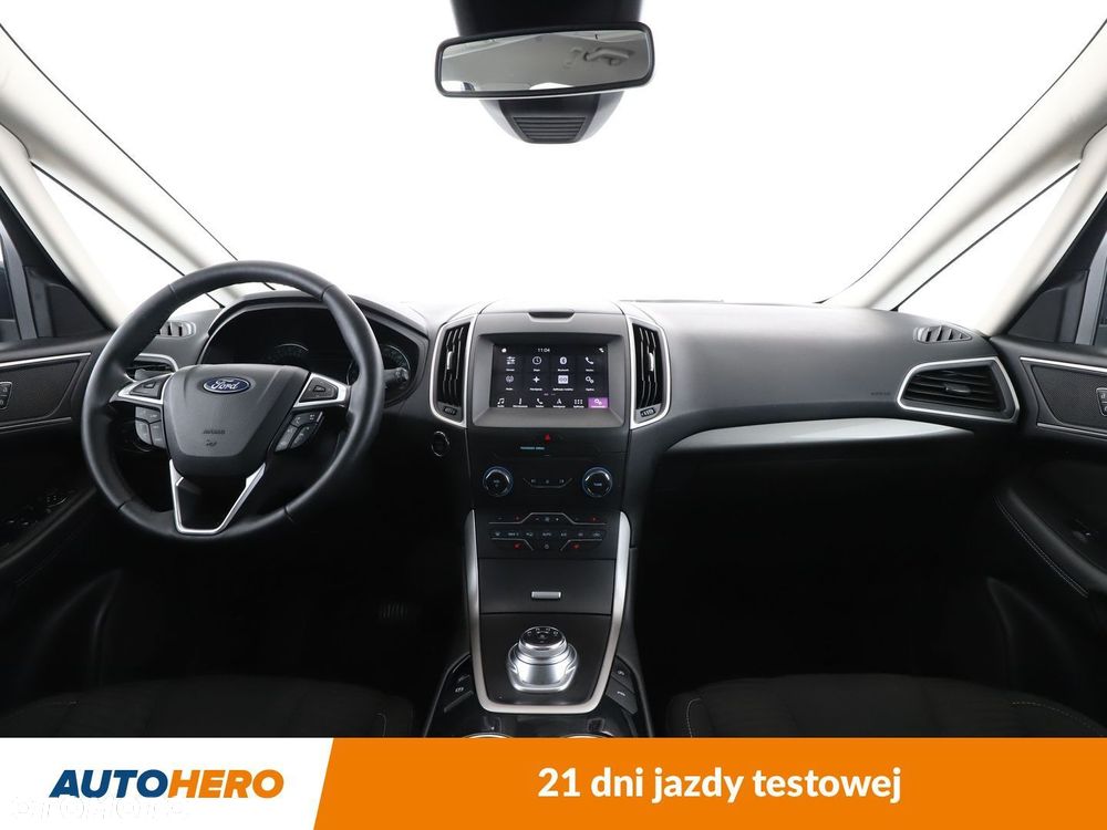 Ford S-Max - 12