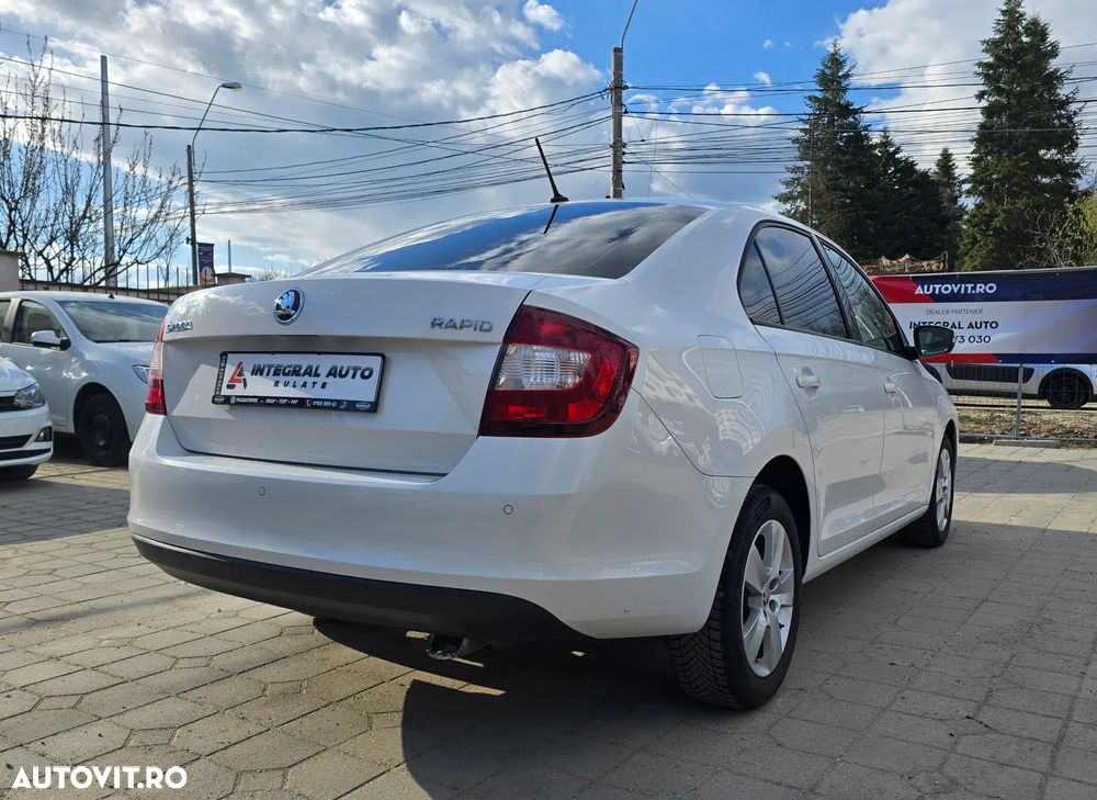 Skoda RAPID 1.4 TDI DSG Ambition - 4