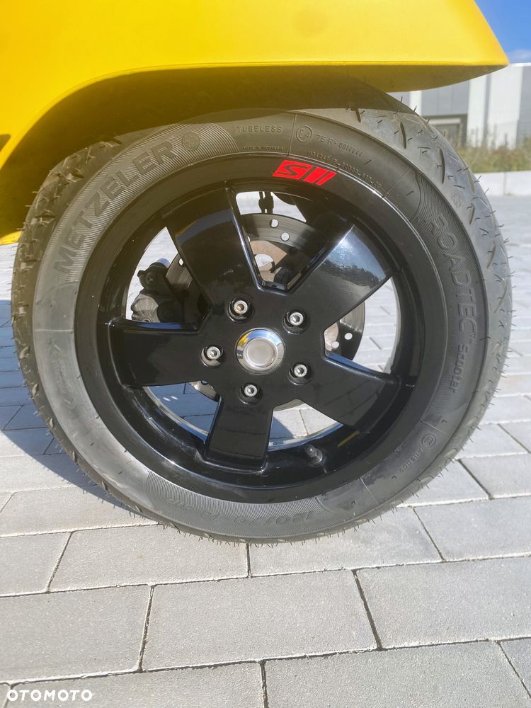 Vespa GTS - 12
