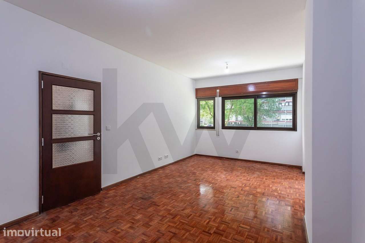 Apartamento T4 Renovado no Restelo | 120 m2 - Grande imagem: 3/48