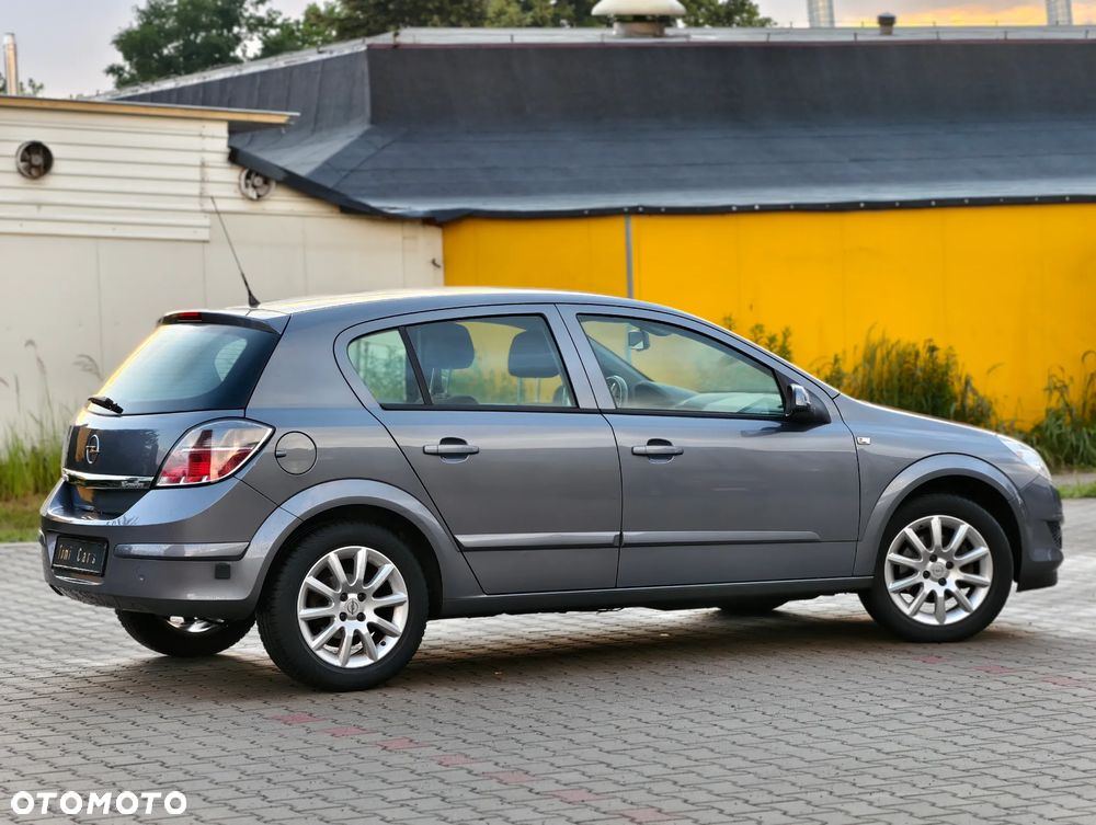 Opel Astra 1.6 Essentia - 30
