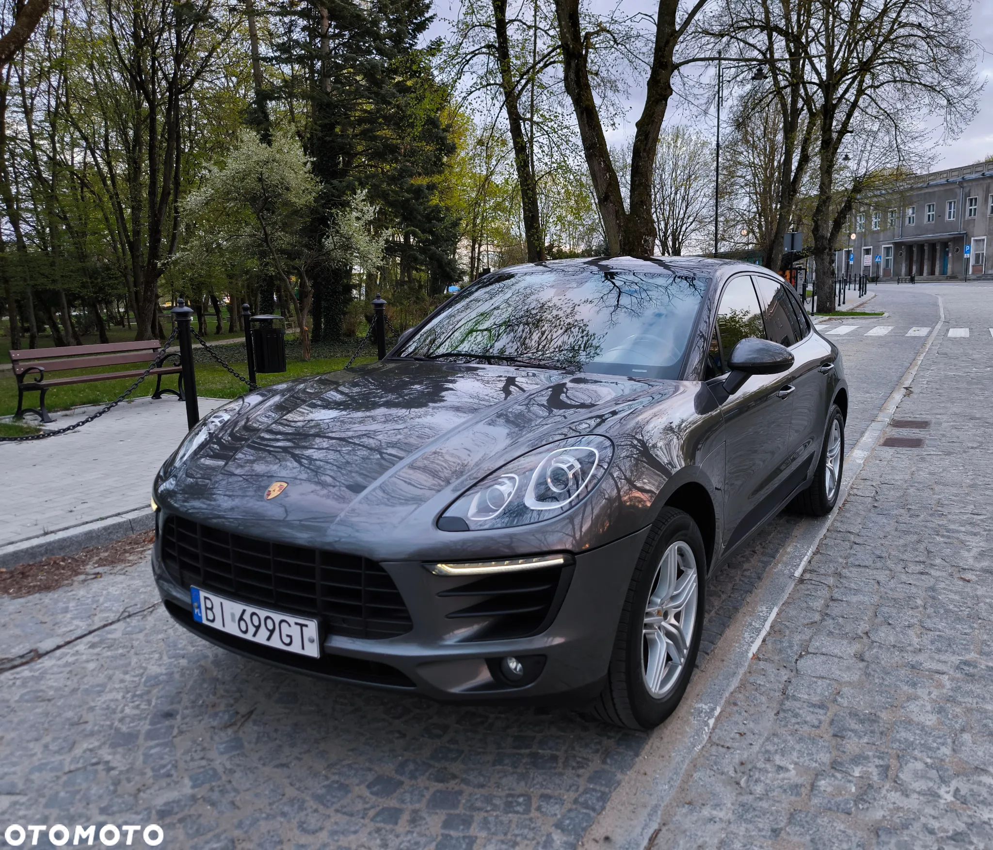 Porsche Macan Standard - 1