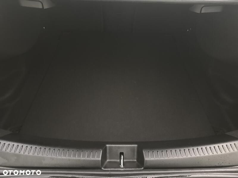 Mercedes-Benz CLA 200 7G-DCT - 23