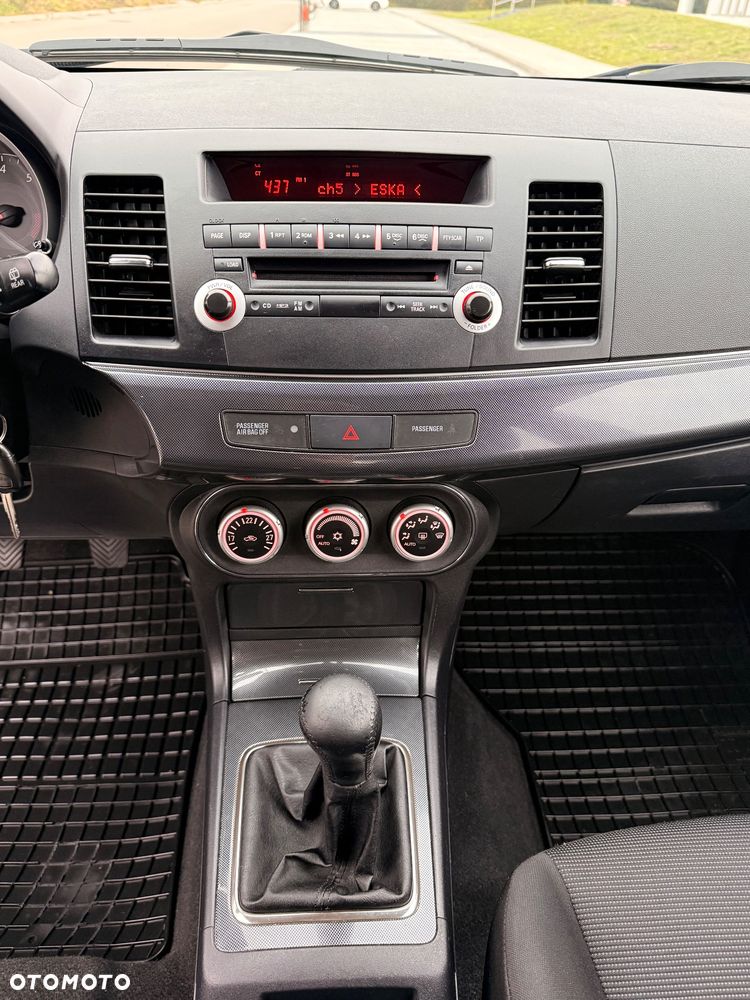 Mitsubishi Lancer 1.8 Intense - 27