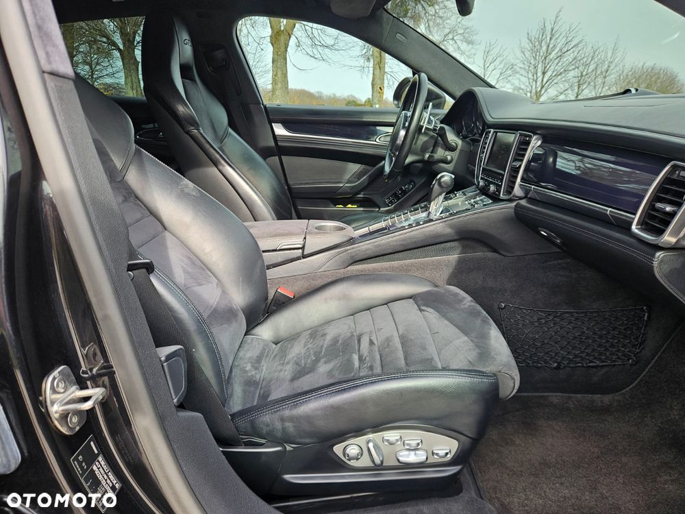 Porsche Panamera - 14